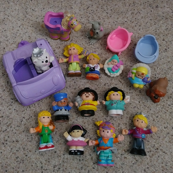 Fisher price little people toys - Picture 1 of 5
